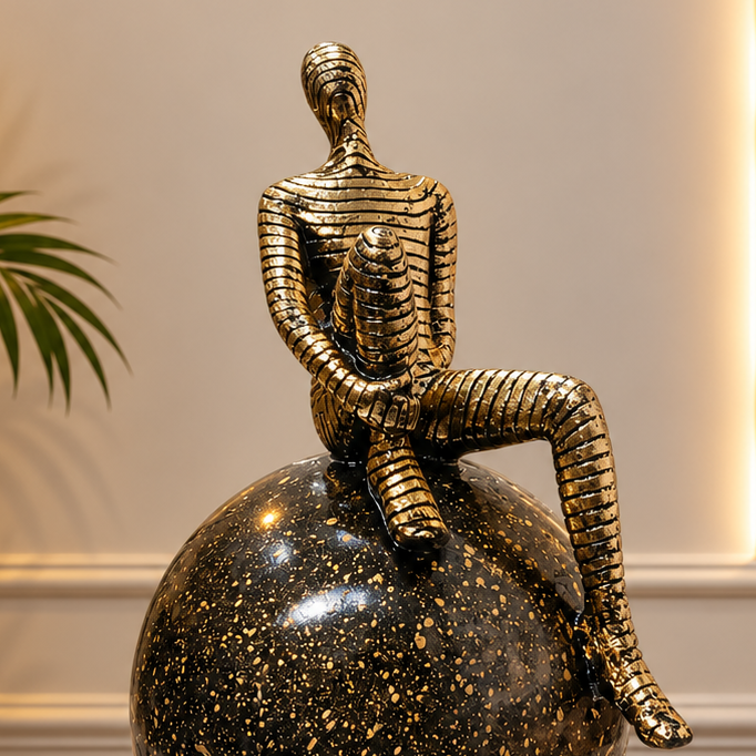 Golden Contemplation Figurine [fiber]